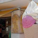 Mentre di fronte si trova la gelateria �La limonaia�, aperta nel 1990 da Antonio Carriero...